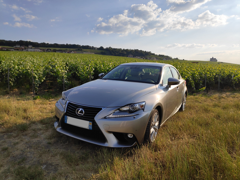 Lexus IS300h