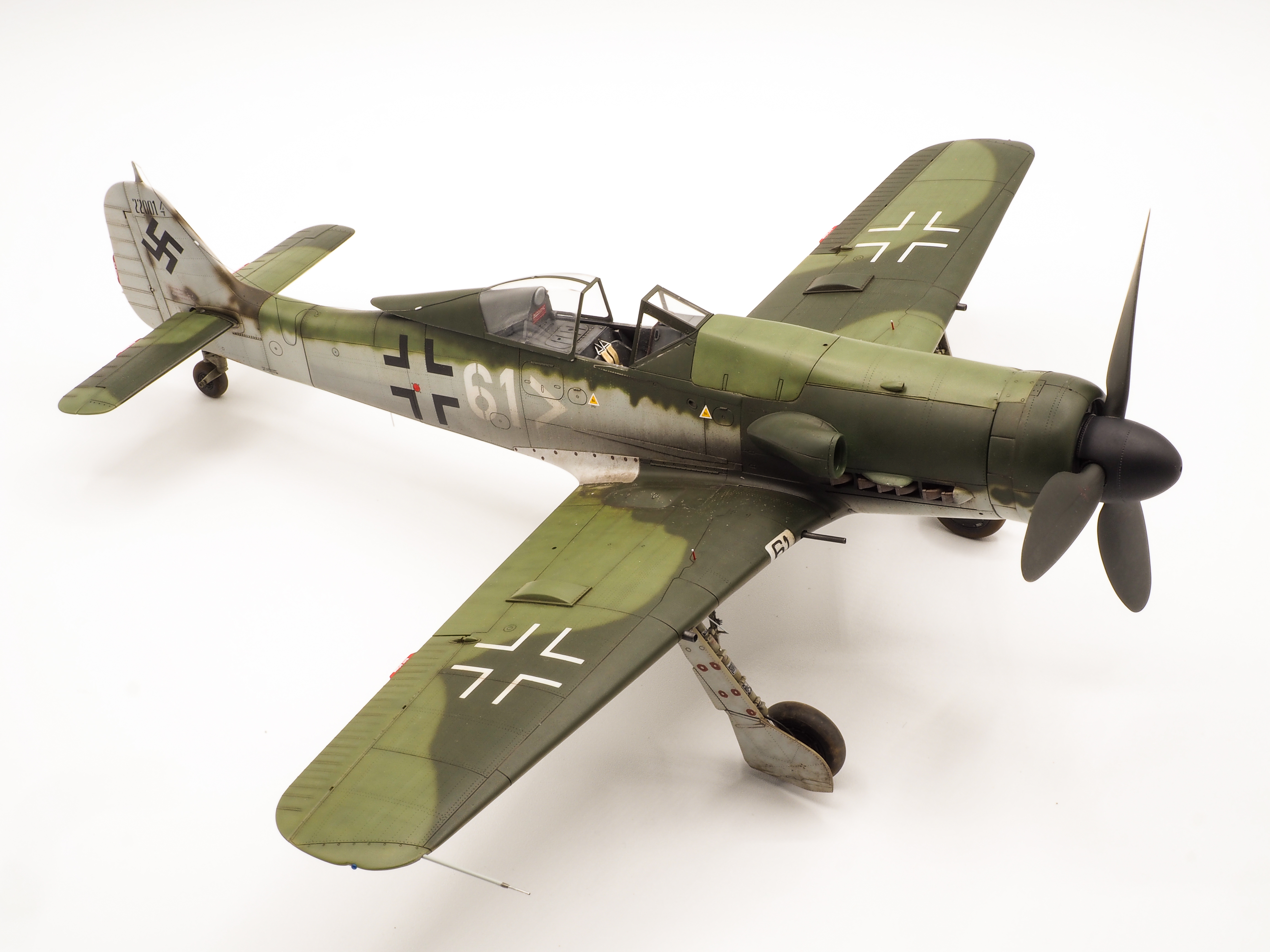 [Hasegawa] Focke-Wulf Fw-190D-9 et D-11  1/32 Sb7e