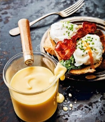 Oeufs pochés, sauce hollandaise 25io