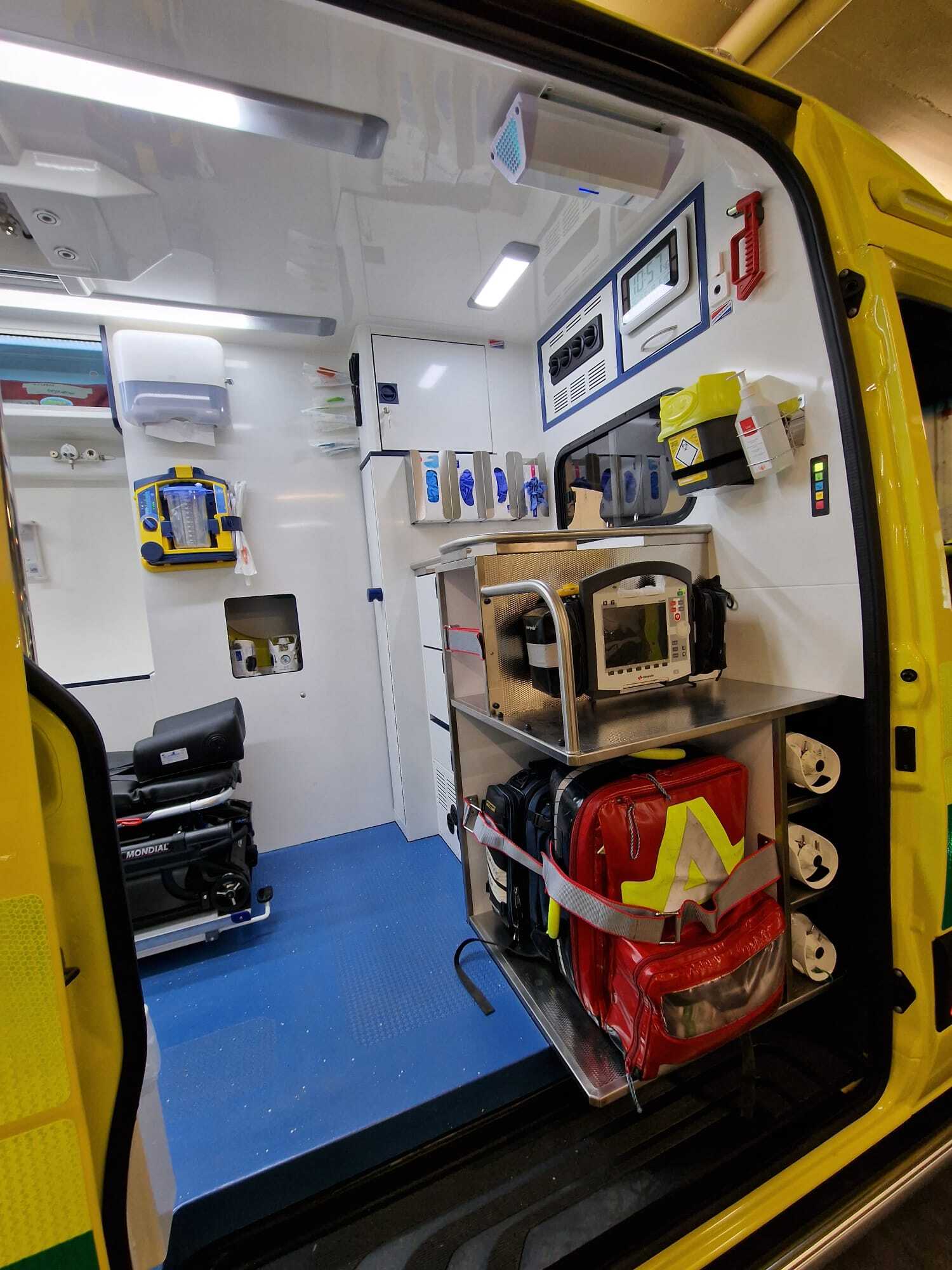 Nouvelles Ambulances 112 Croix-Rouge Bruxelles-Capitale 2cyq
