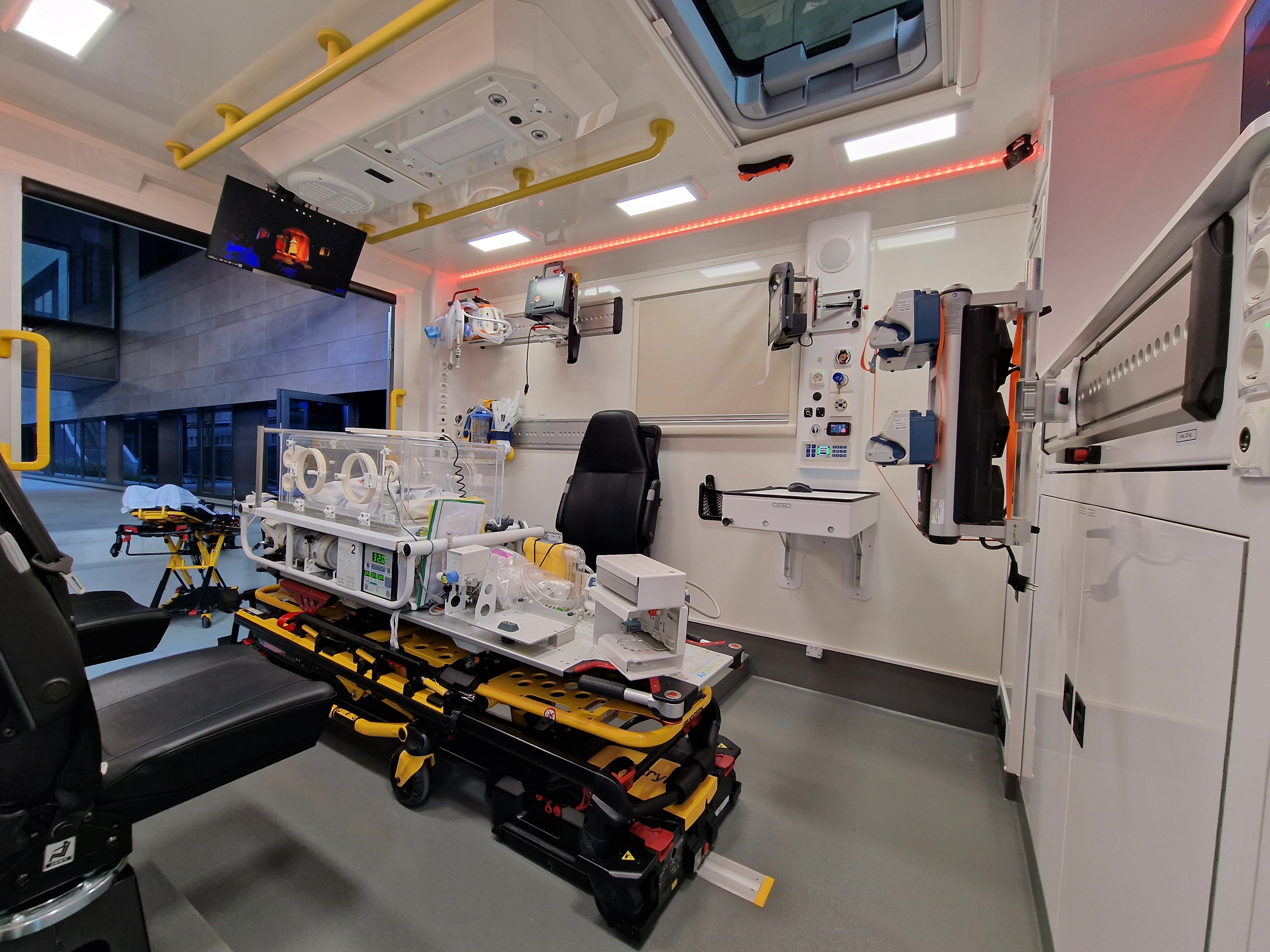 Nouvelle ambulance haute technologie pour l’UZ Brussel  2kys