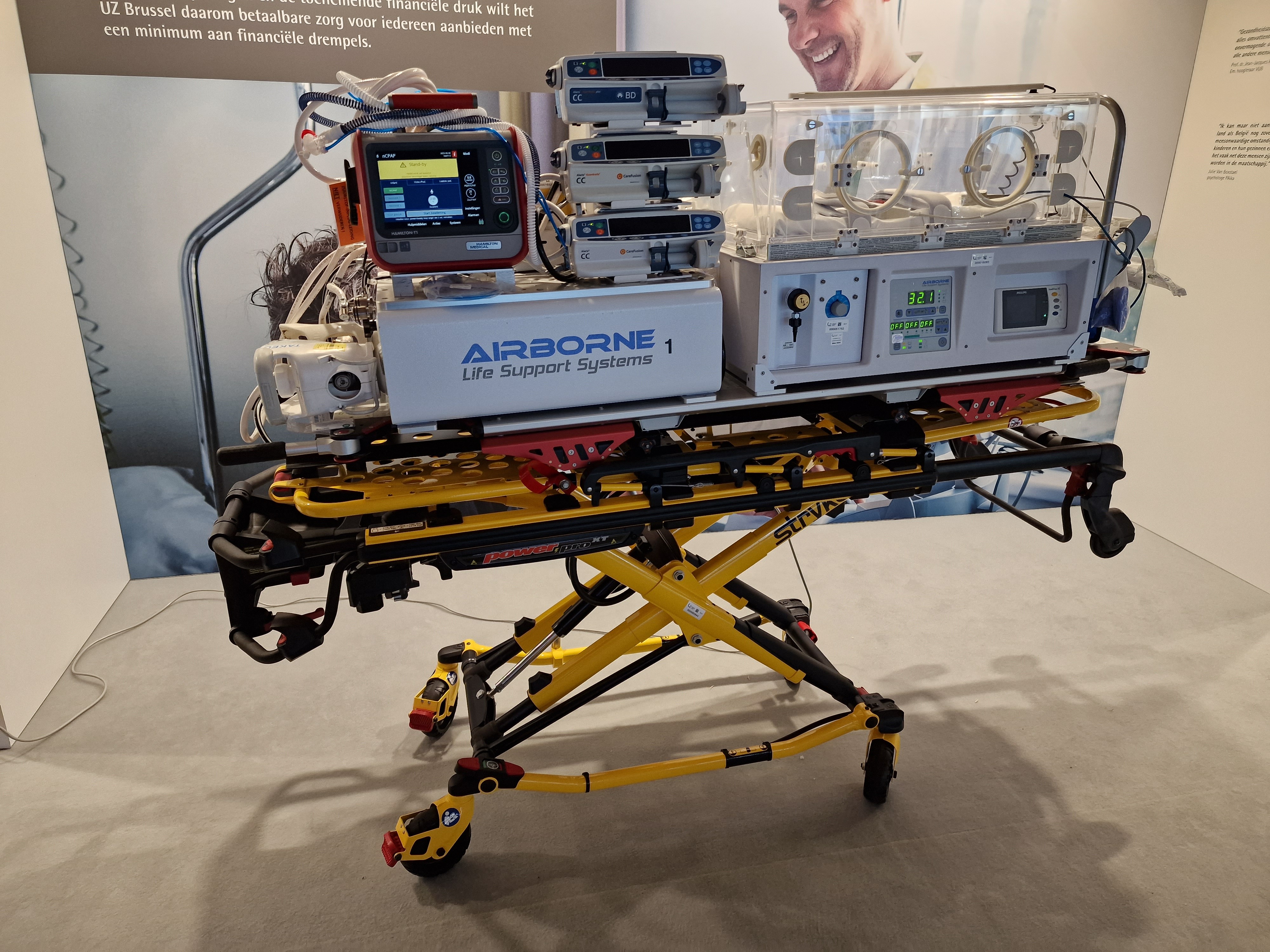 Nouvelle ambulance haute technologie pour l’UZ Brussel  5dju