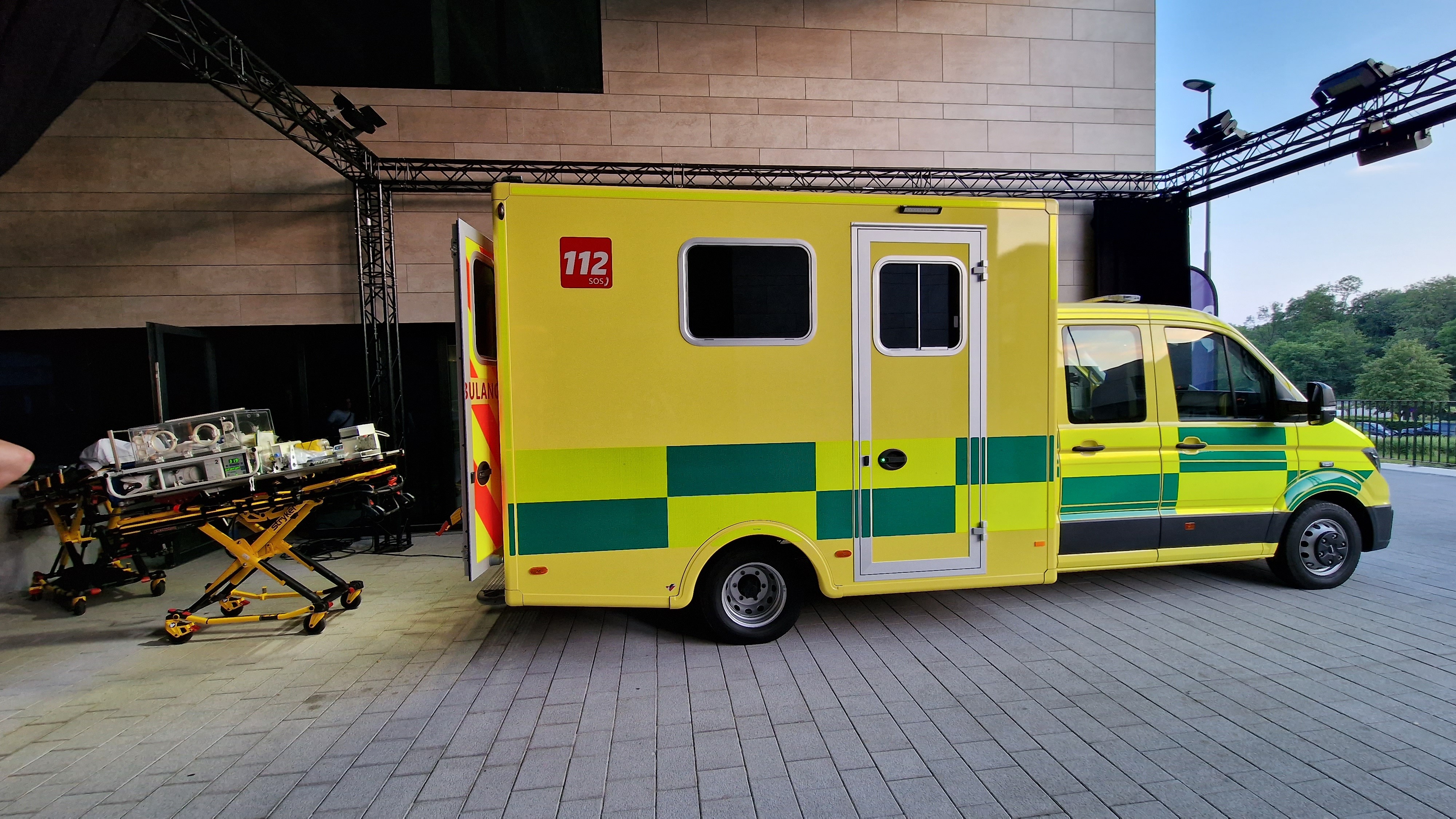 Nouvelle ambulance haute technologie pour l’UZ Brussel  6cbw