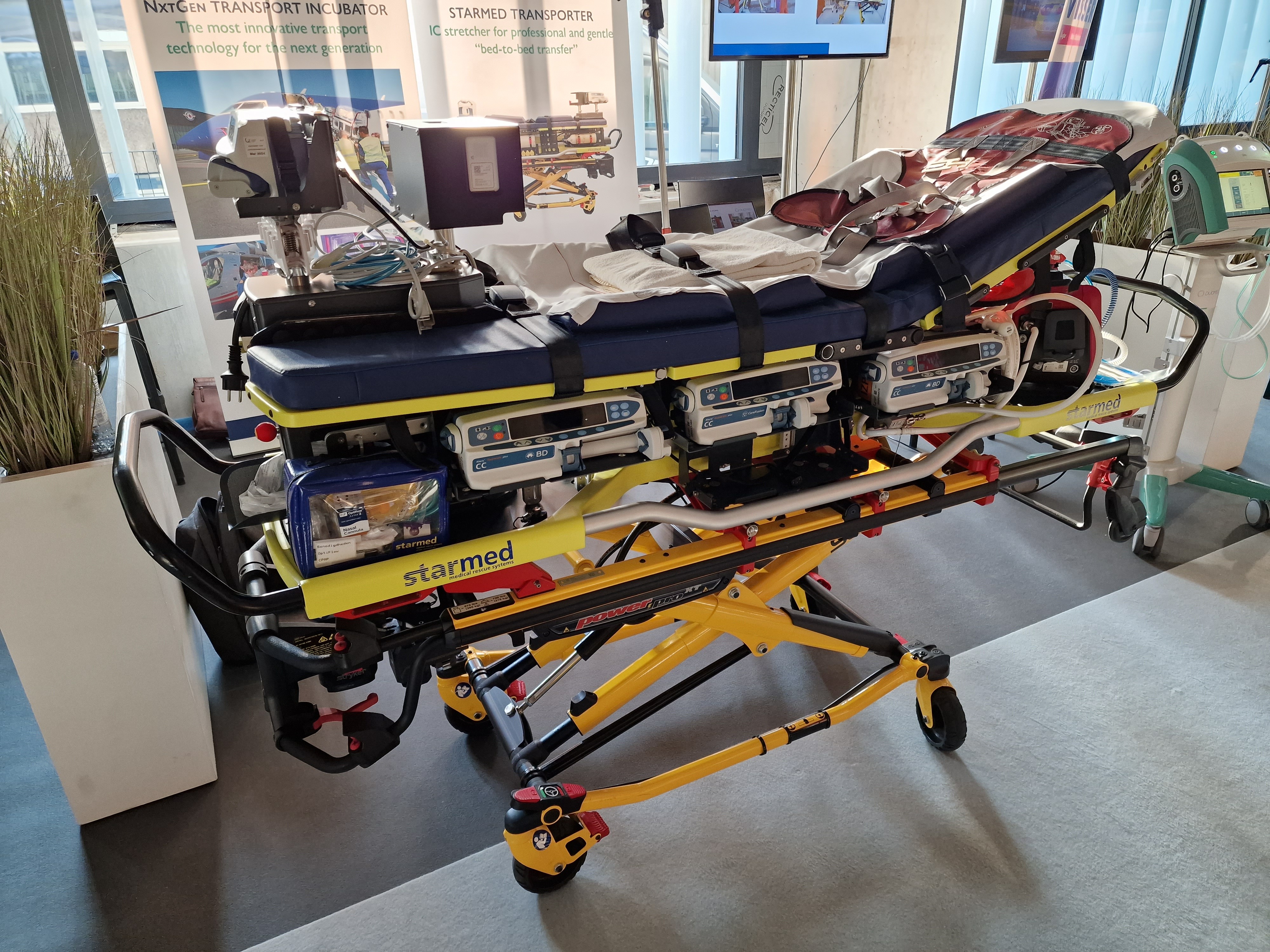 Nouvelle ambulance haute technologie pour l’UZ Brussel  7gpk
