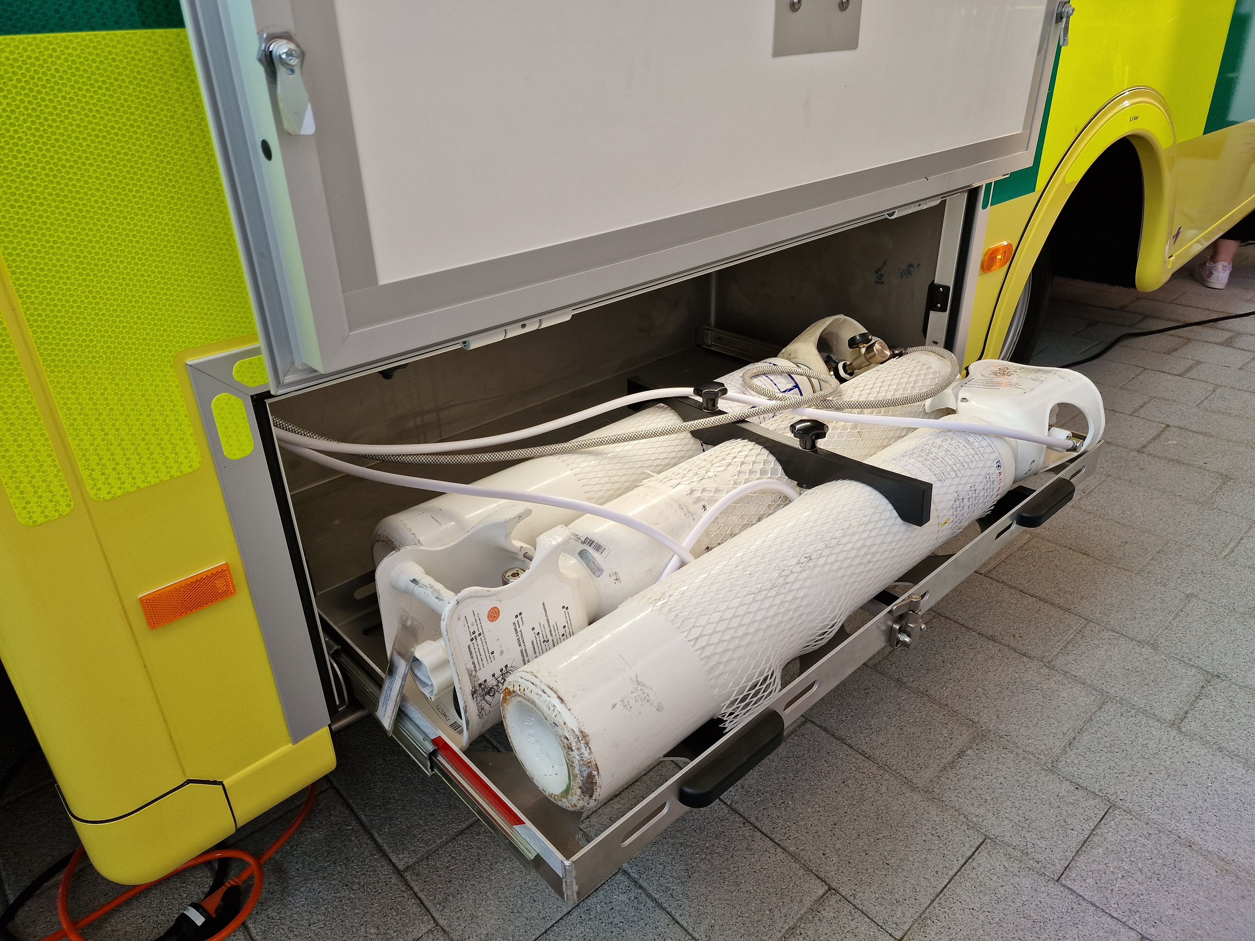 Nouvelle ambulance haute technologie pour l’UZ Brussel  Aft4