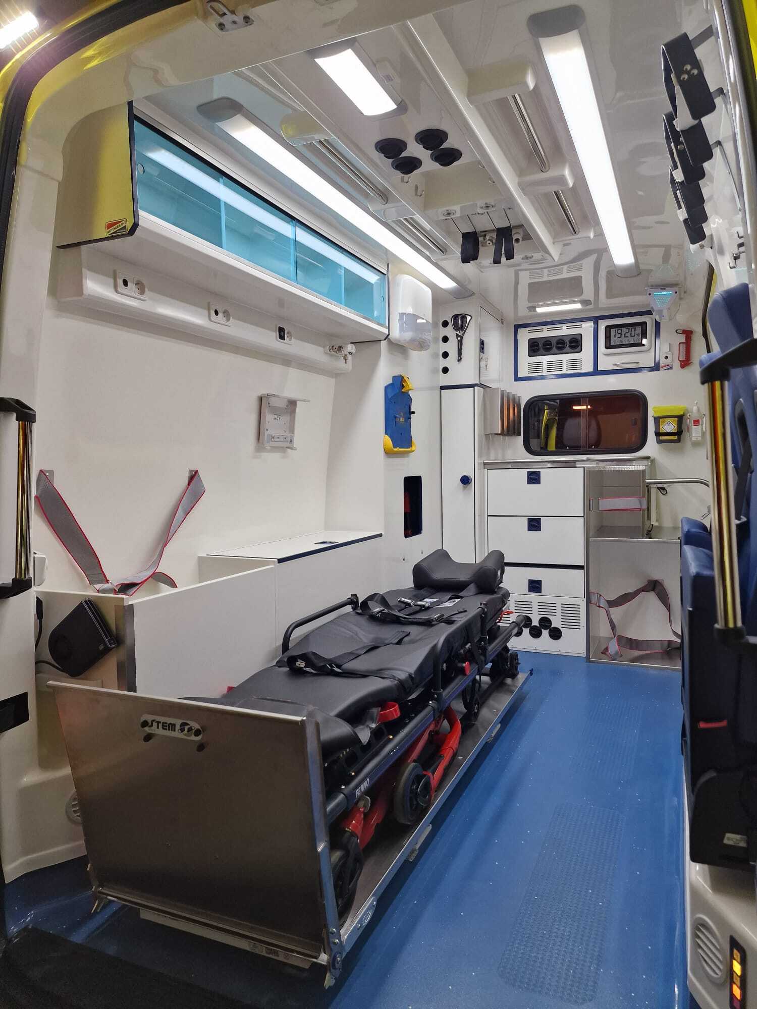 Nouvelles Ambulances 112 Croix-Rouge Bruxelles-Capitale Lube