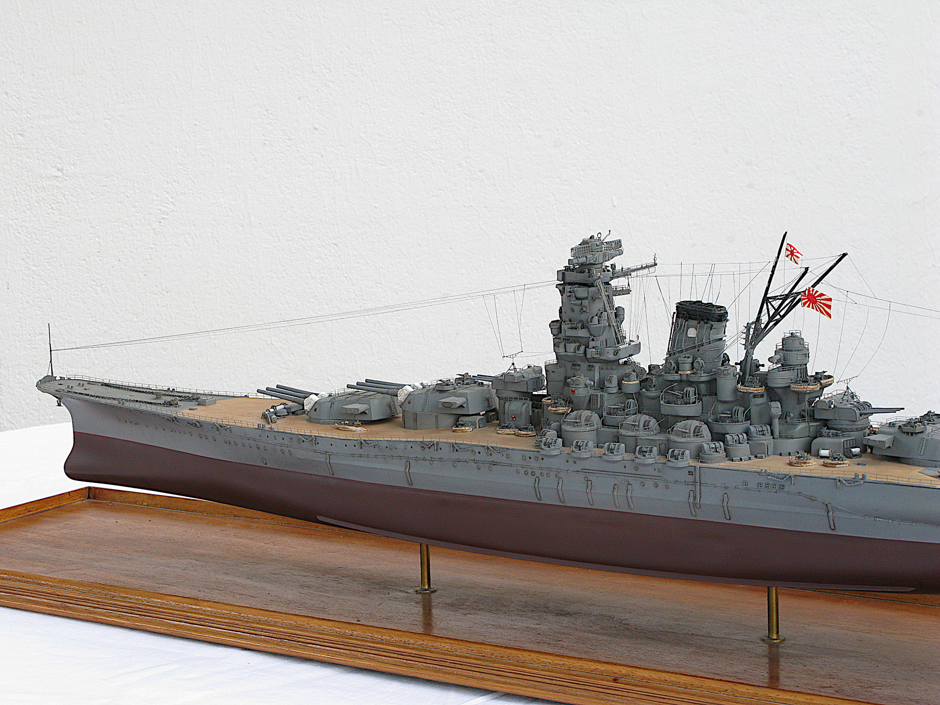 Cuirassé IJN Yamato [Tamiya vieux moule 1/350°] de pastaga - Page 2 Uqfg