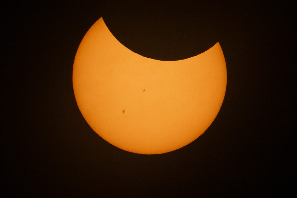 https://zupimages.net/up/23/41/xh00.jpg