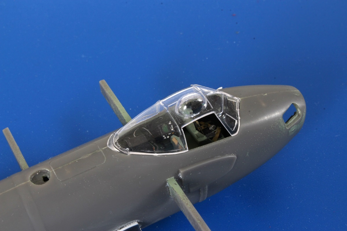 [Airfix] 1/72 - De Havilland Mosquito PR XVI - L'avion d'Yves Ezanno. Un voile de gris... ! - Page 4 0rpj