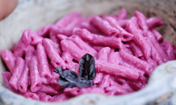 Pink pasta Qtoj