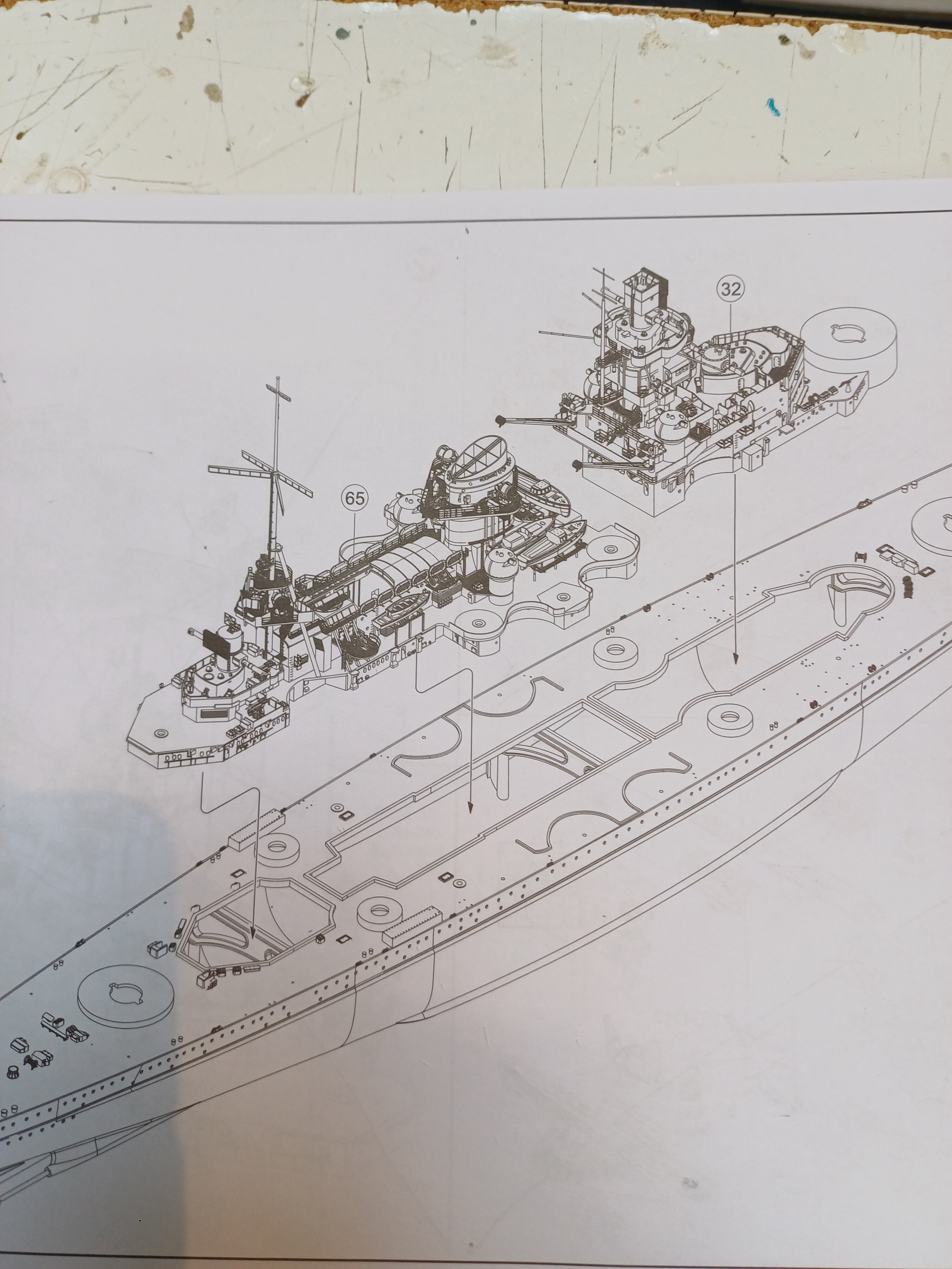 Scharnhorst au 1/200 de chez trumpeter .  Epzr