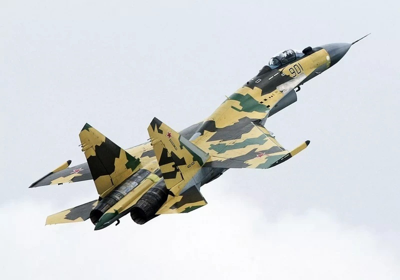 1/72 -  SOUKHOI Su-47 Berkut - ZVEZDA Vfq3