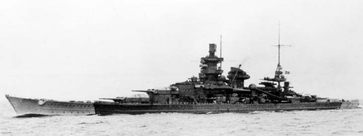 Scharnhorst au 1/200 de chez trumpeter .  D3yt