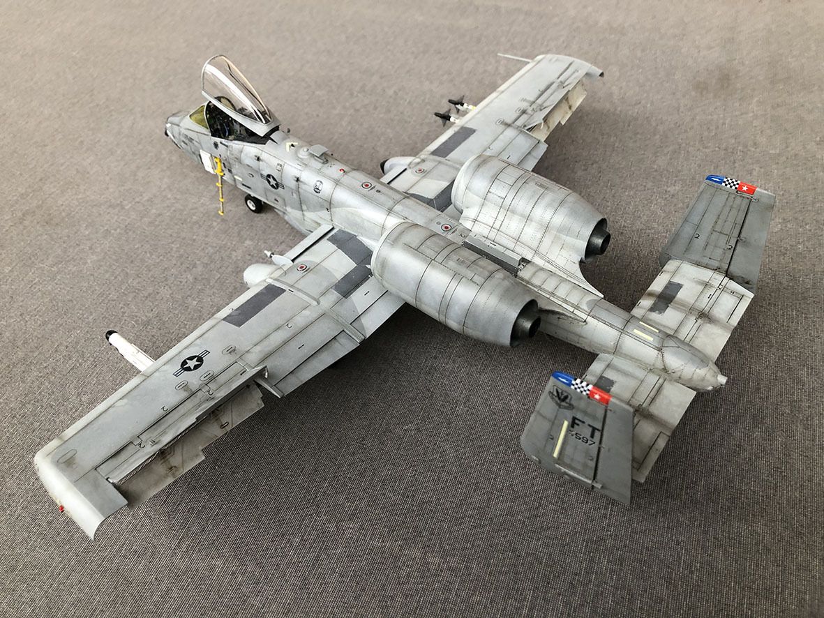 [Academy] Fairchild A-10C Thunderbolt II (Warthog)  1/48 Dufd