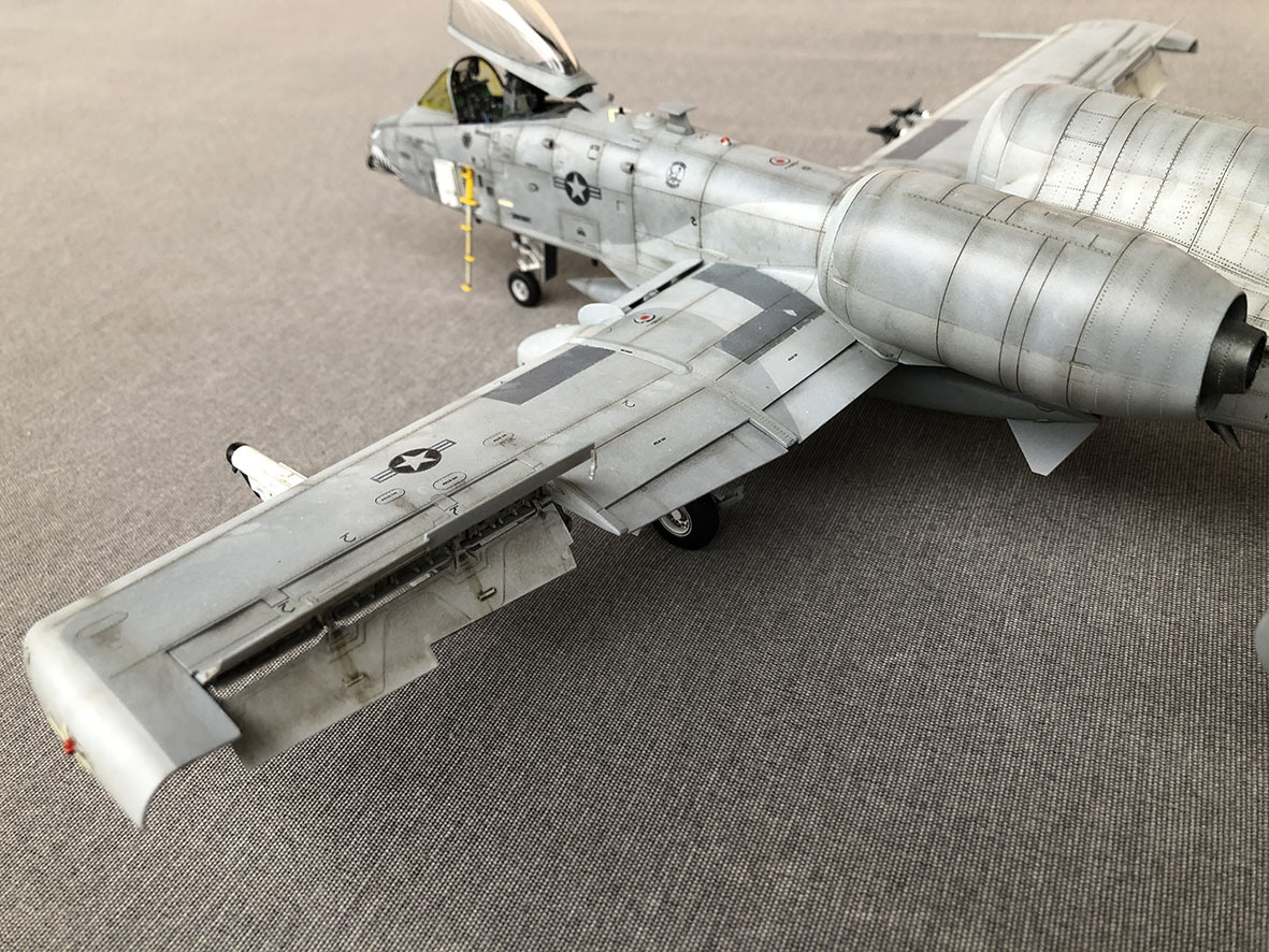 [Academy] Fairchild A-10C Thunderbolt II (Warthog)  1/48 Izqf