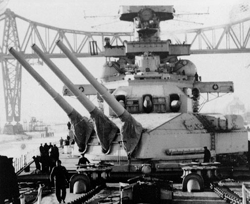 Scharnhorst au 1/200 de chez trumpeter .  L3hf
