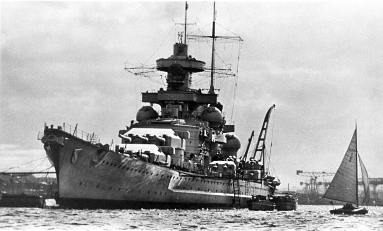 Scharnhorst au 1/200 de chez trumpeter .  Q0yx