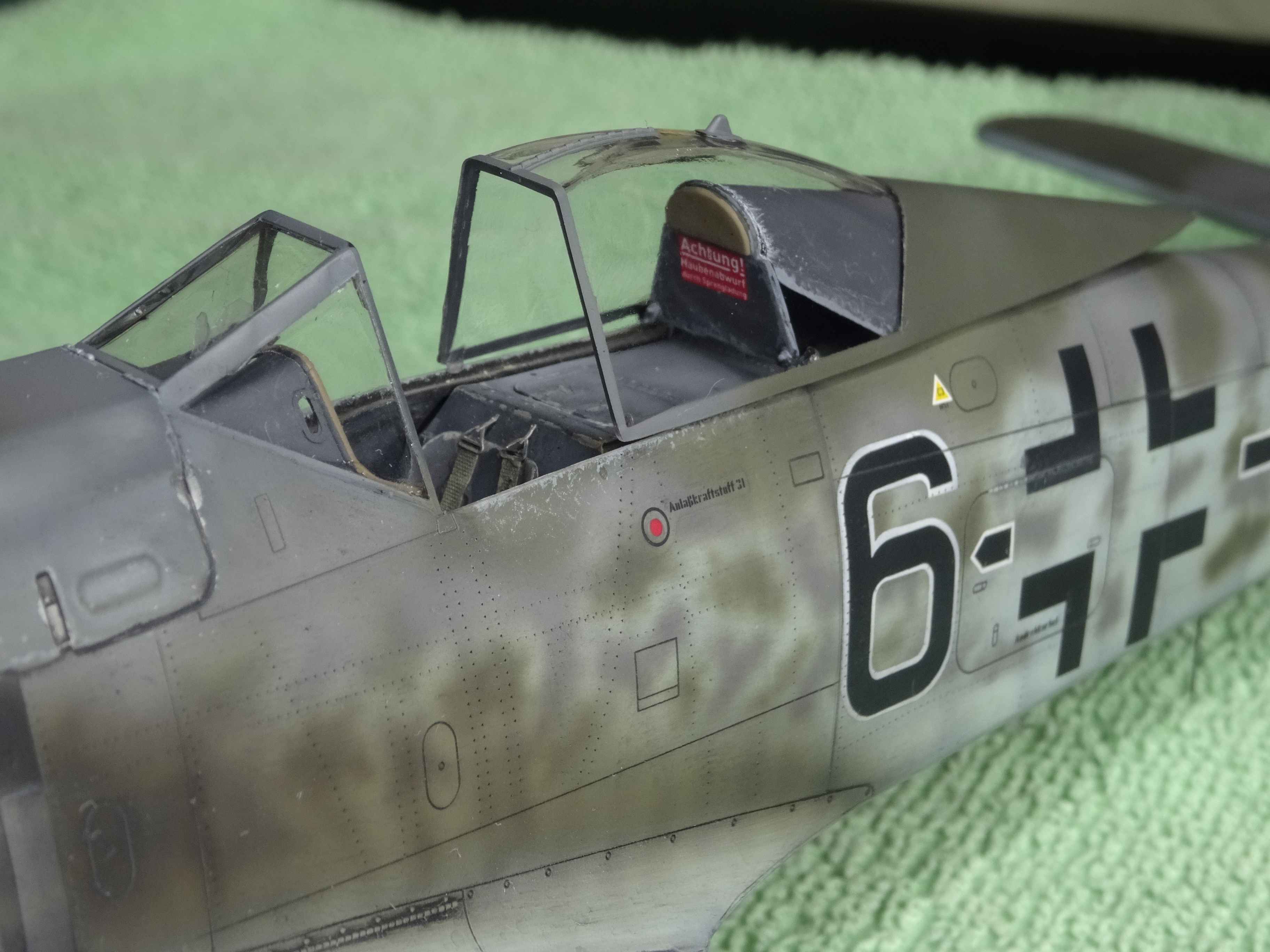 [Revell] 1/32 - Focke-Wulf Fw 190 F-8 - 6./SG 10    (fw190) - Page 6 Rrrh