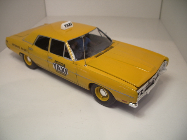 Ford galaxie Taxi de 1970 au 1/25 de chez amt  162g