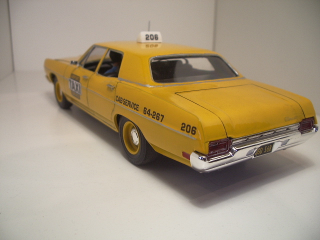 Ford galaxie Taxi de 1970 au 1/25 de chez amt  V8gk