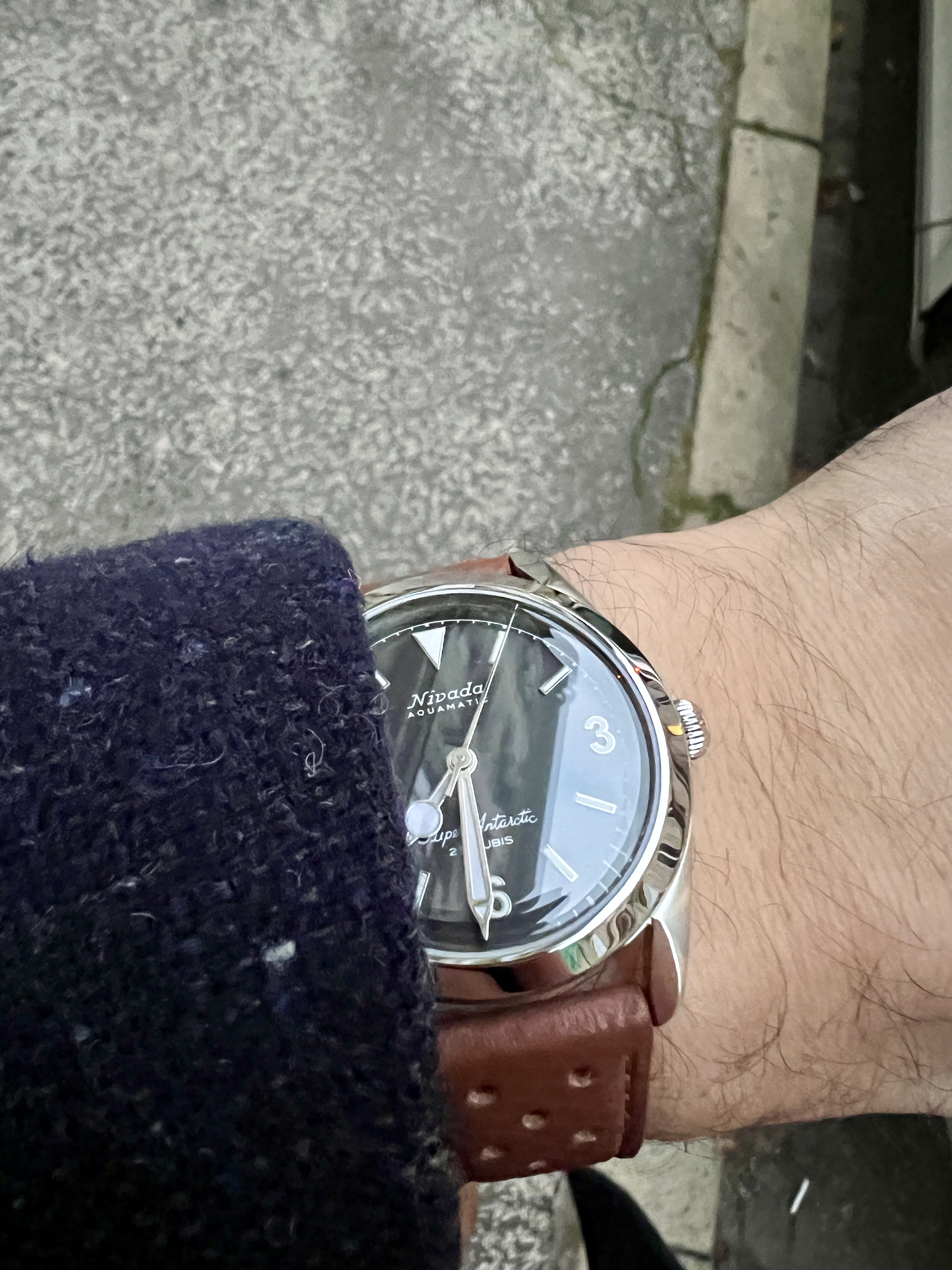 **** La montre du jour ! Vol. 42**** - Page 24 U1ez