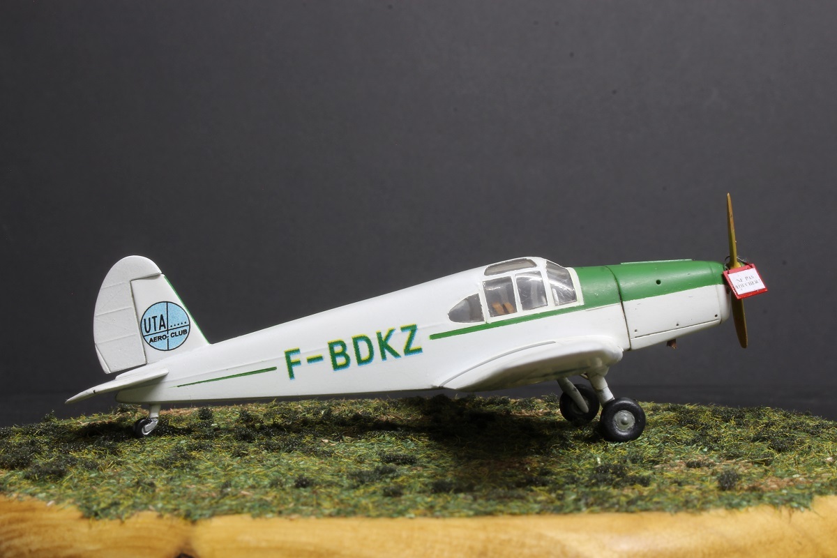 [KP] Mraz M-1C Sokol 1/72  Décoration AC d'UTA 1964 S7p9