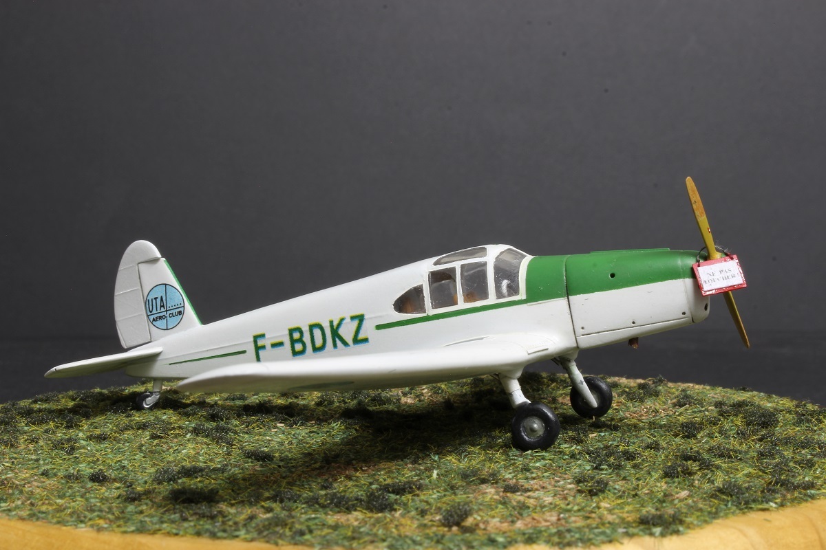 [KP] Mraz M-1C Sokol 1/72  Décoration AC d'UTA 1964 Wfkd