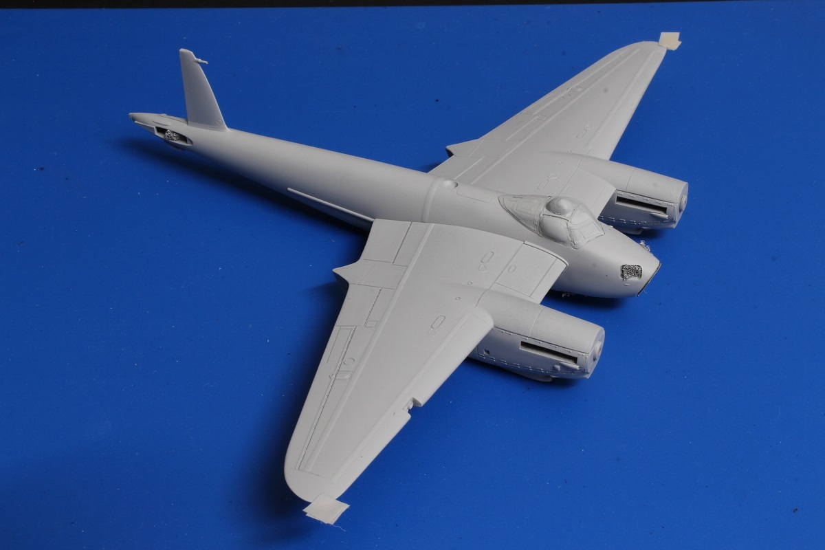 [Airfix] 1/72 - De Havilland Mosquito PR XVI - L'avion d'Yves Ezanno. Un voile de gris... ! - Page 4 552u