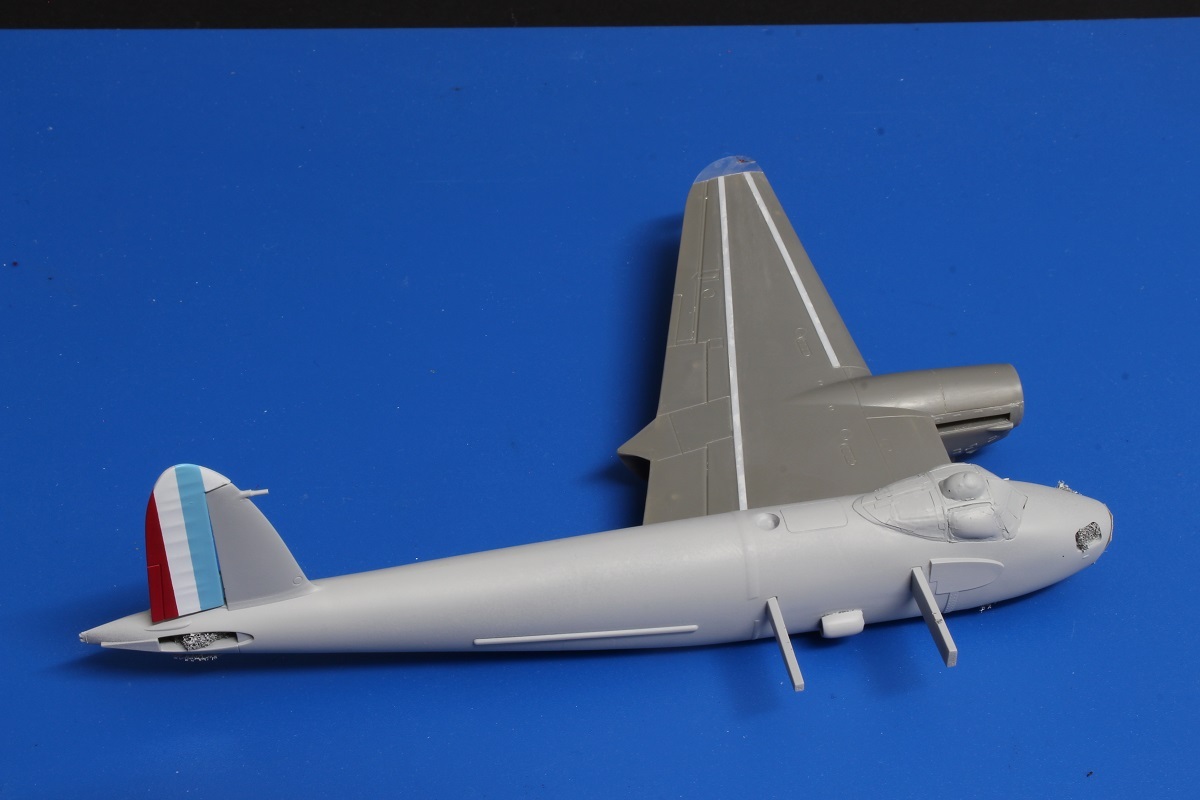 [Airfix] 1/72 - De Havilland Mosquito PR XVI - L'avion d'Yves Ezanno. Un voile de gris... ! - Page 4 942l