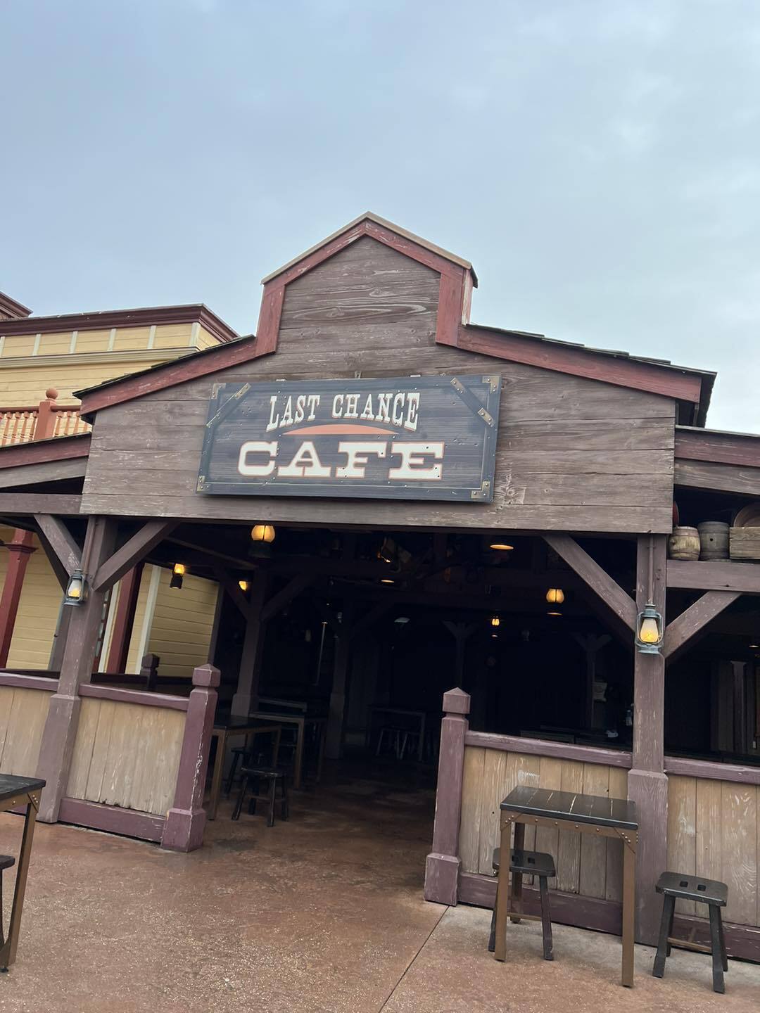 Last Chance Café (Disneyland Parc) - Page 3 Vidw