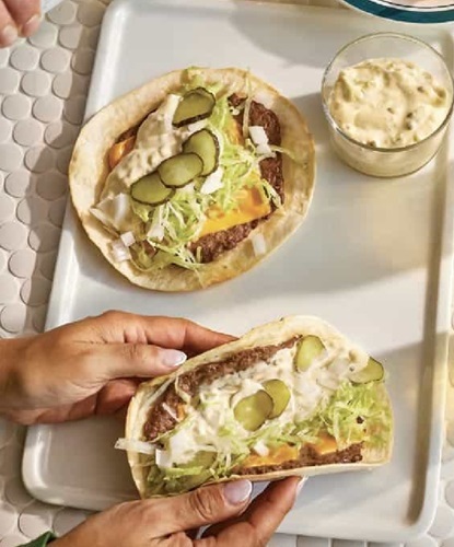 Smash tortillas, sauce burger Wa7r