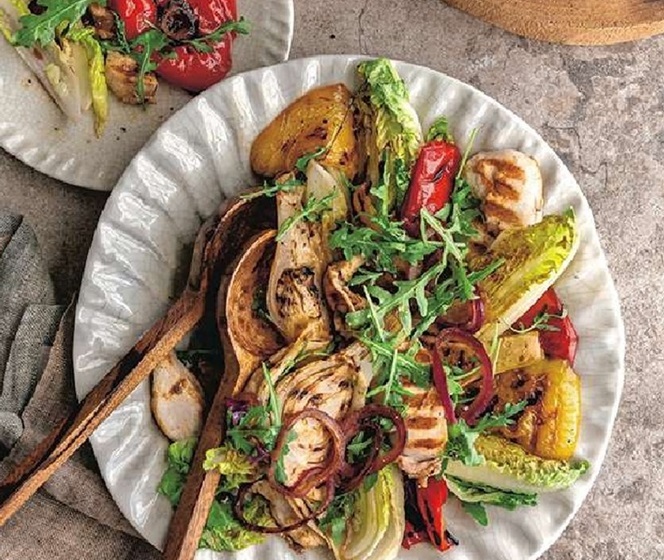 Salade de légumes et poulet grillés 5qur