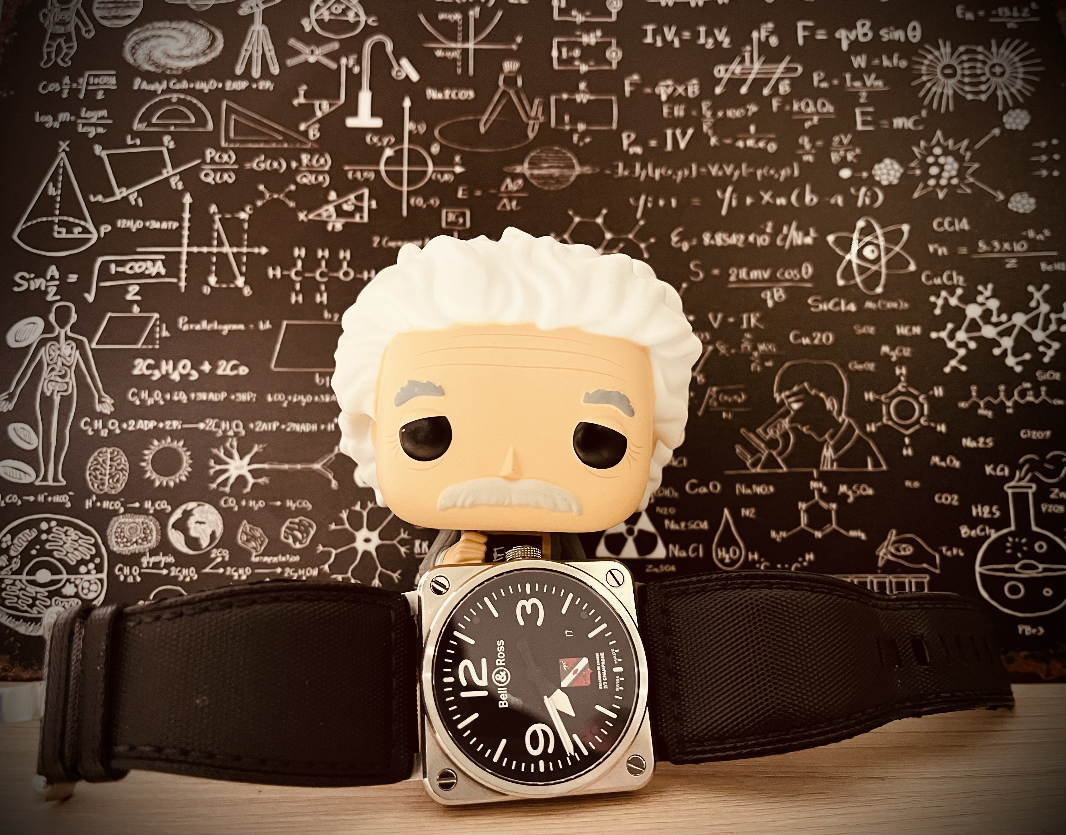 Des montres, des jouets, des figurines... (vol 3) - Page 32 8bdm