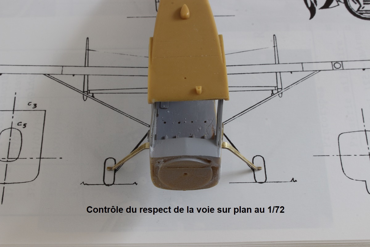 [Concours"Souriez, vous êtes filmés!"] [Model Art] Max-Holste MH-1521M Broussard  1/72 par Régis Biaux - Page 6 O98h