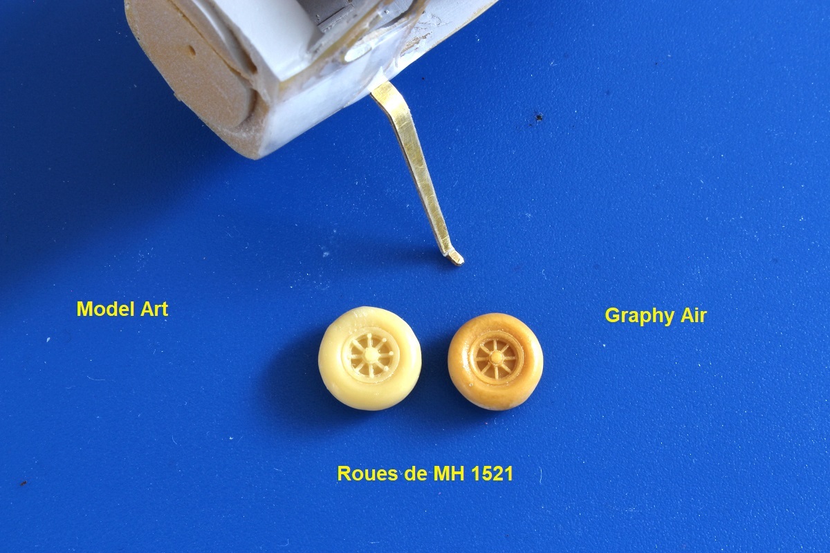 [Concours"Souriez, vous êtes filmés!"] [Model Art] Max-Holste MH-1521M Broussard  1/72 par Régis Biaux - Page 6 Ugdm