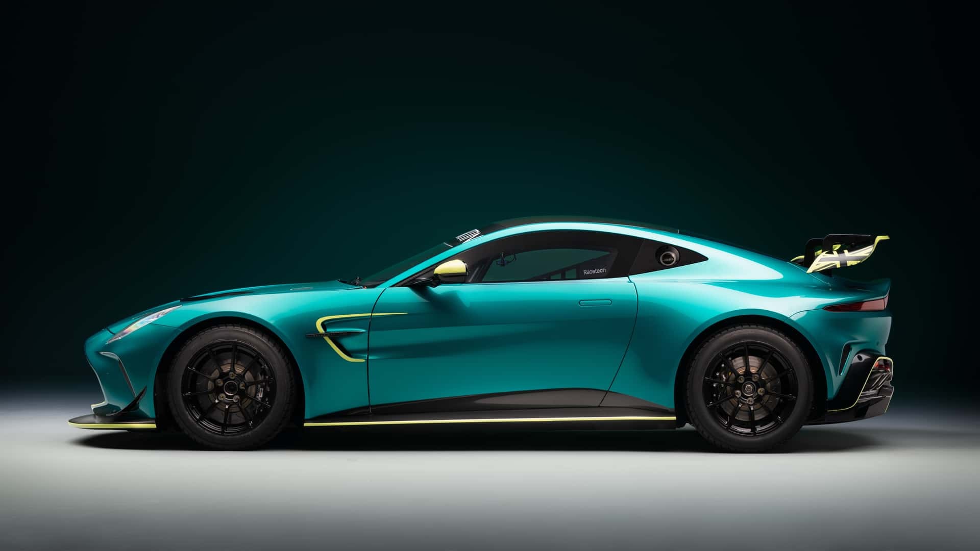 2024 - [Aston Martin] Vantage restylée Mwg8