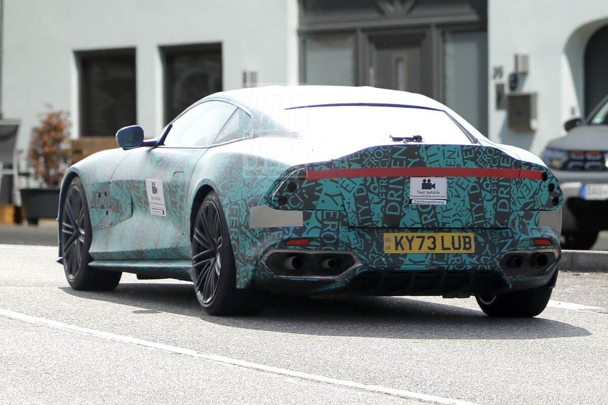 2025 - [Aston Martin] DBS  1dny