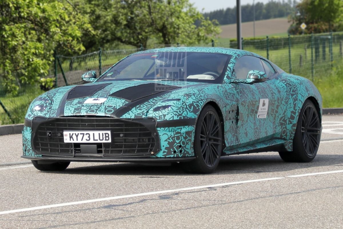 2025 - [Aston Martin] DBS  G6mz
