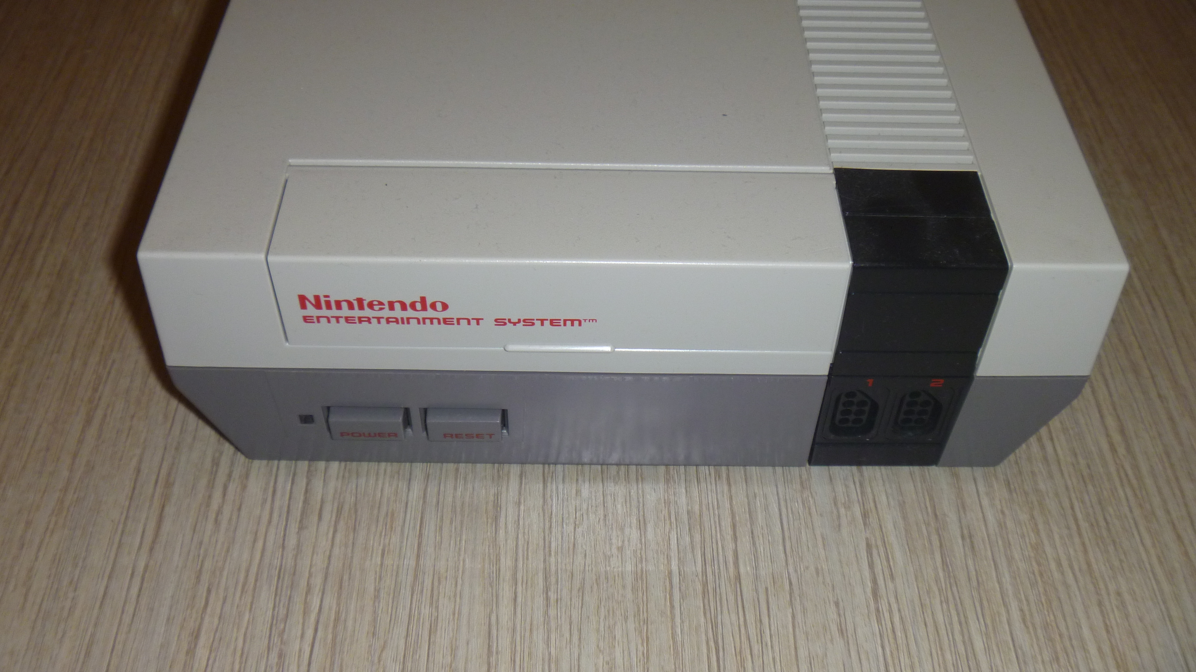 [VDS] Console NES FRA en loose avec deux manettes et Duckhunt/Mario P0n0
