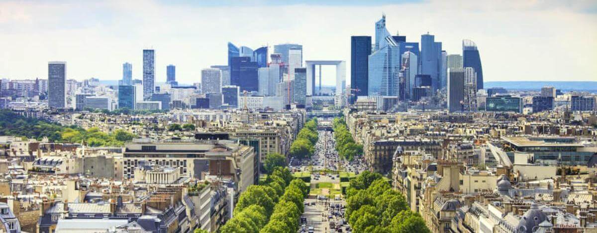 Neuilly sur Seine with view of La Défense