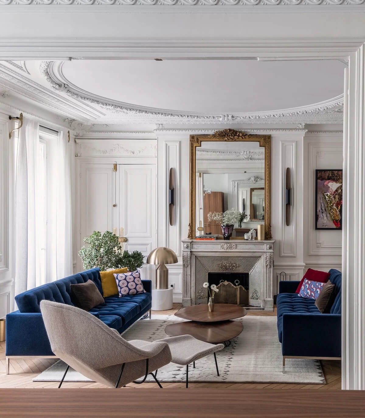 Parisian marble fireplace in Haussmann apartments in Paris