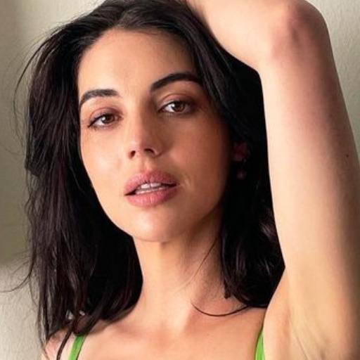 SAOIRSE NABERRIE ✧ Adelaide Kane - Page 2 1608