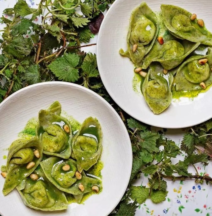 Tortellini aux orties/parmesan/pignons de pi Ihcn