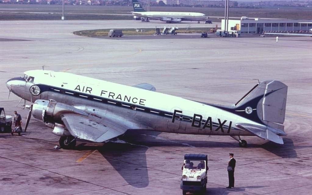 [ Italeri ] Douglas DC-3  Air France Ck2a