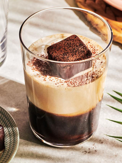 Café moka glacé aux épices Iy1z