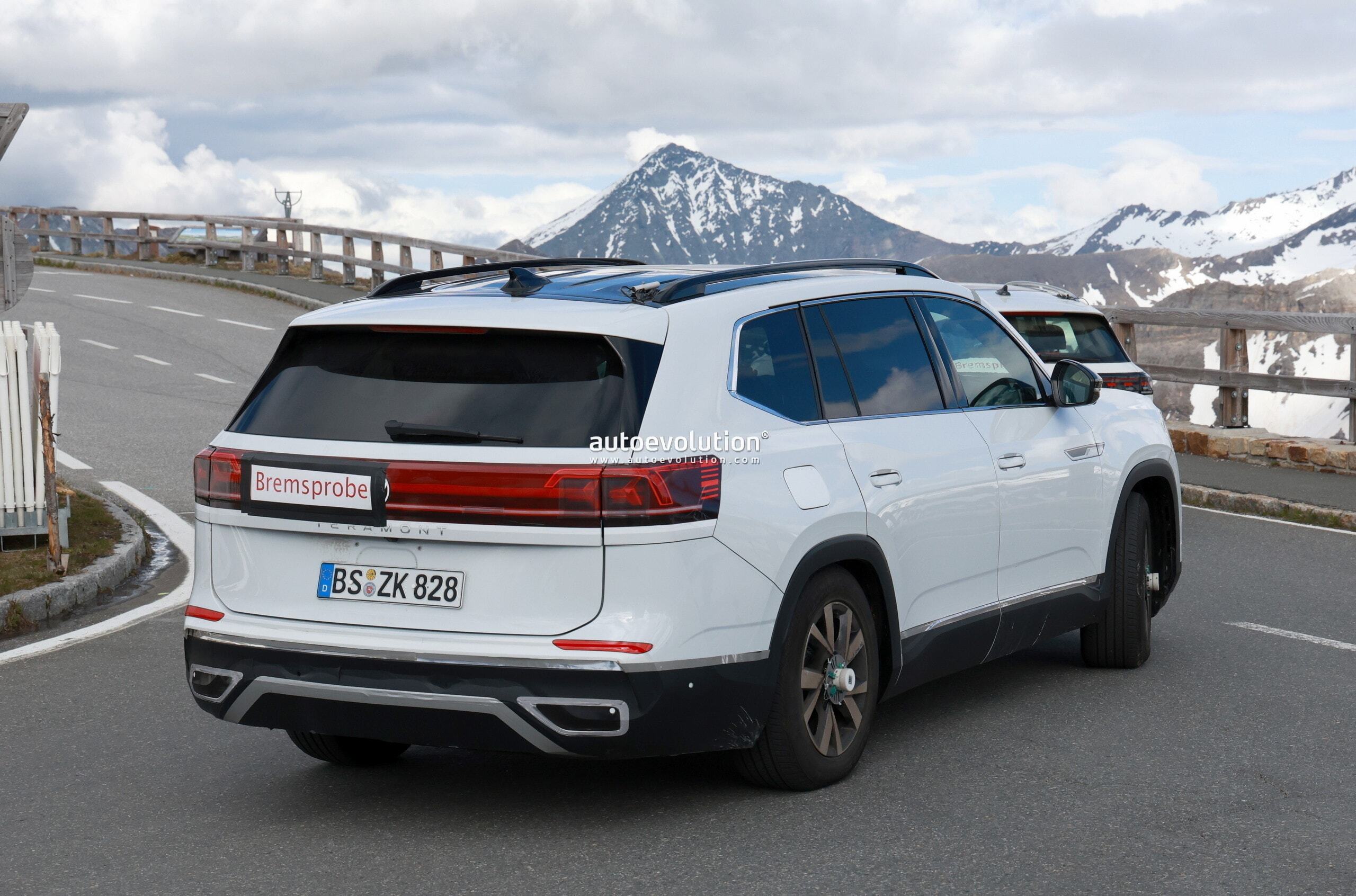 2025 - [Volkswagen] Atlas II 39vz