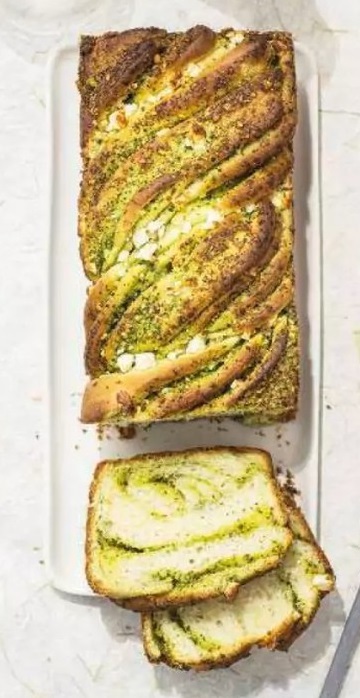 Cake tressé feta/pesto/pistache/roquette 39by