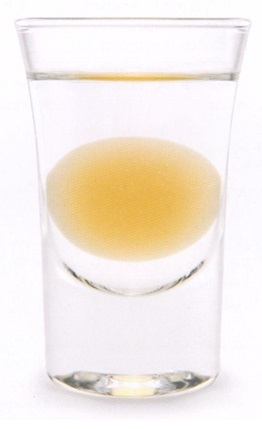 Shots de vodka sphère pomme/caramel 6o4u