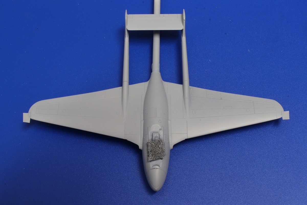 [Special Hobby] [Amodel] 1/72 - de Havilland Vampire Mk.1 - Déclinaison des décorations Armée de l'Air. Le quatrème Mk.1 est en route ! - Page 4 F8mx