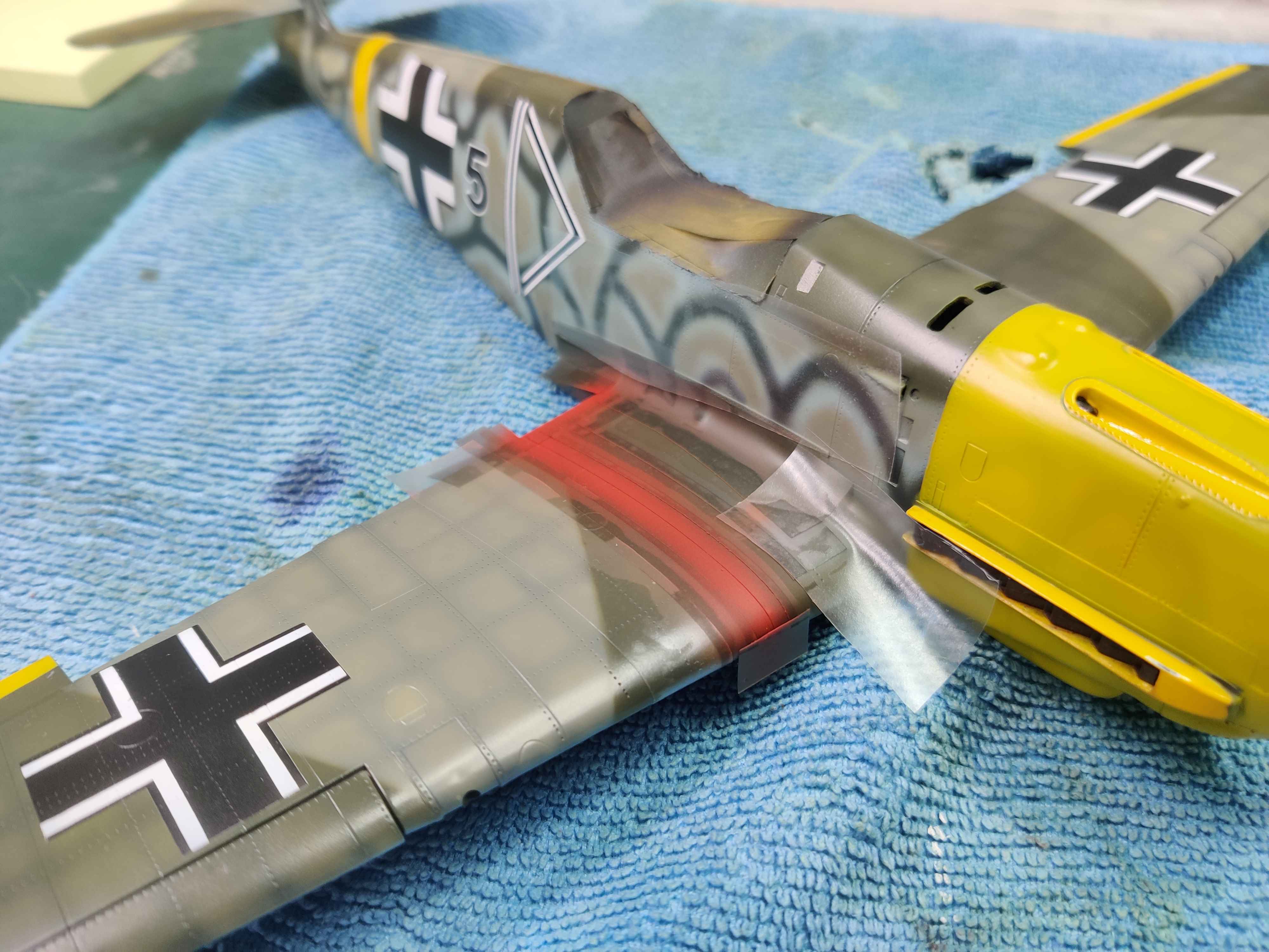 [TRUMPETER] 1/32 - Messerschmitt Bf 109 E-4   -  Stab II./JG54  (bf109) - Page 5 E8sh